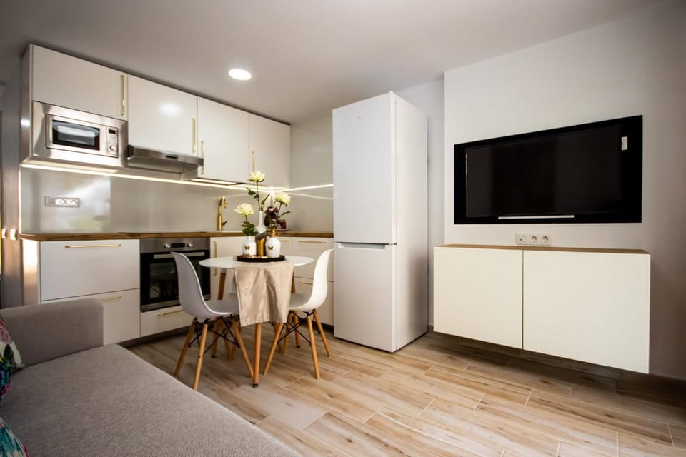 TV and multimedia, Kitchen or kitchenette, Dining area, minibar, pet friendly