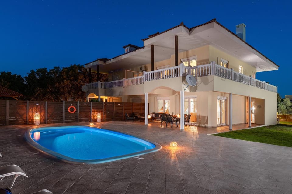 Property building, Swimming pool