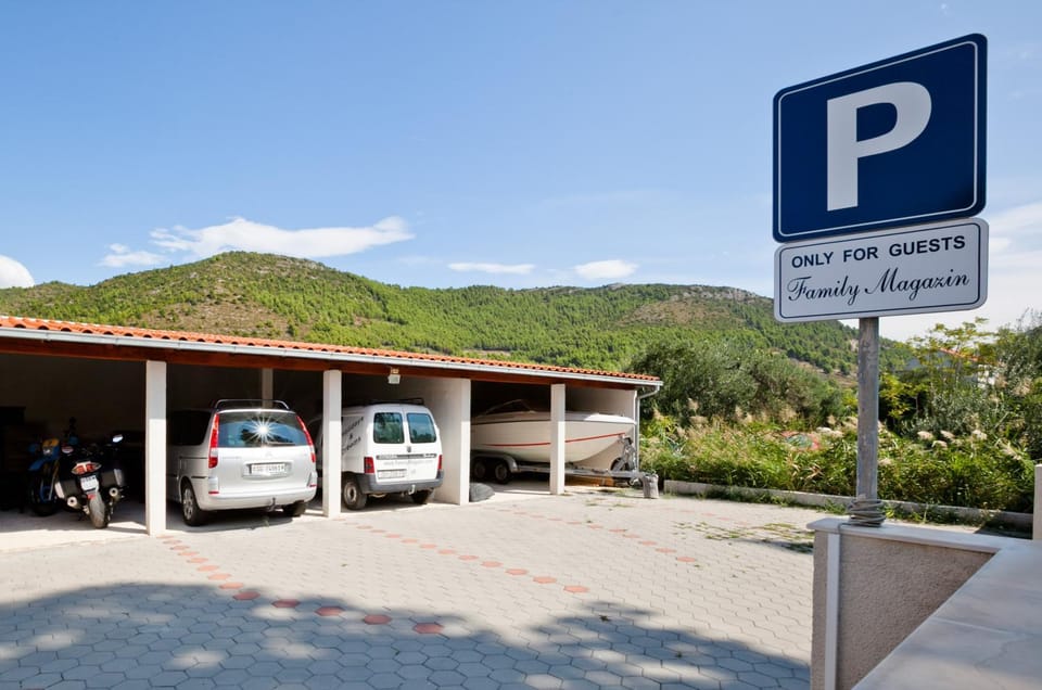 Apartments Family Magazin Apartment in Dubrovnik-Neretva County