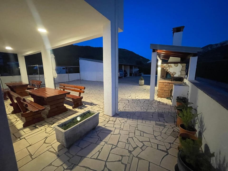 Apartments Family Magazin Apartment in Dubrovnik-Neretva County