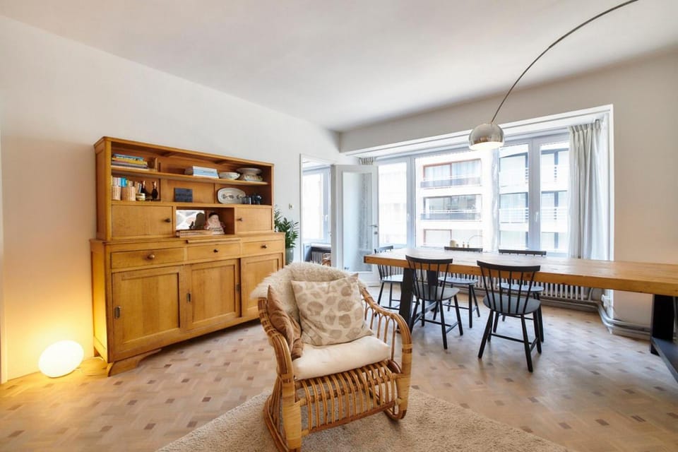 Seating area, Dining area