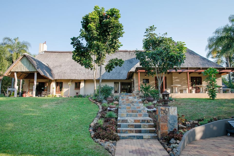 Property building, Spring, Day, Garden, Garden view