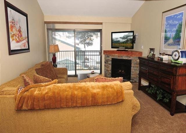 St, Anton Street View 2-Bedroom Condo with full kitchen Apartment in Mammoth Lakes