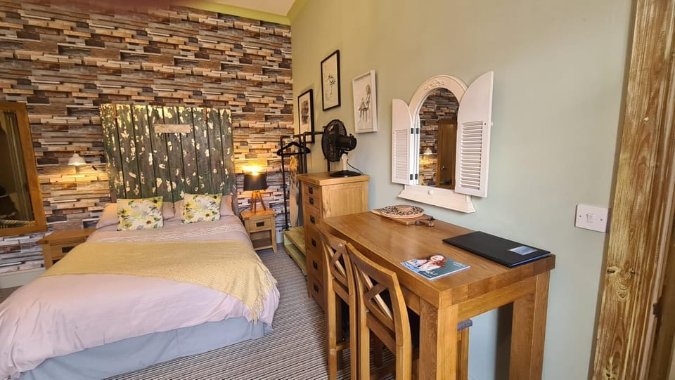 Dining area, Bedroom