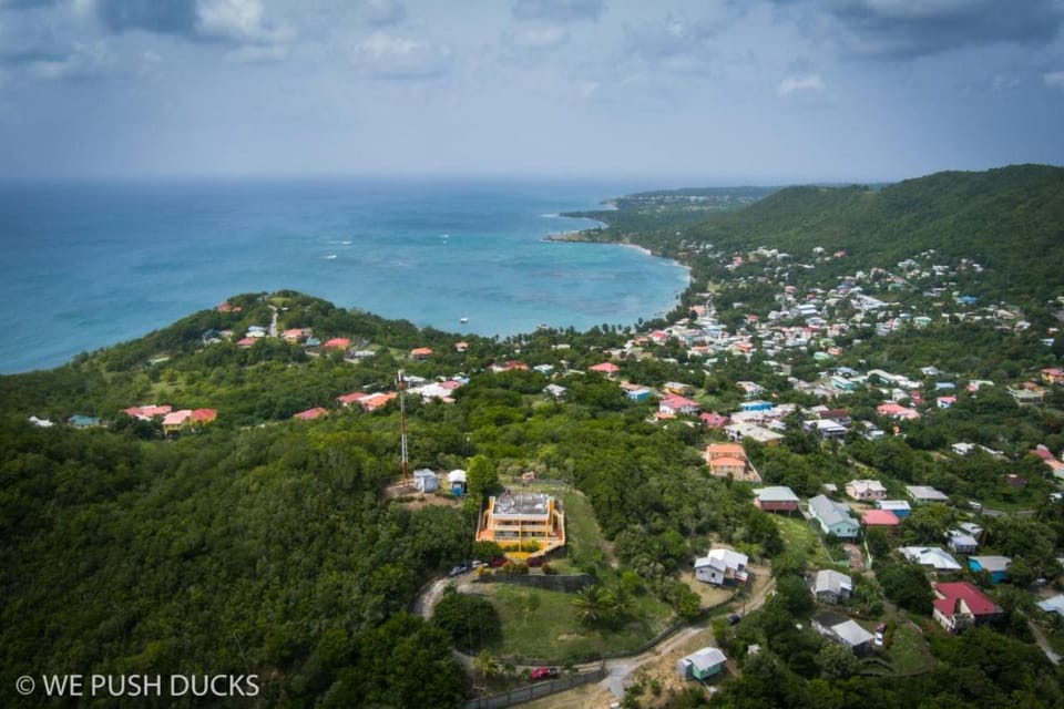 Belle View Apartment Villa- Lilac Apartment in Caribbean