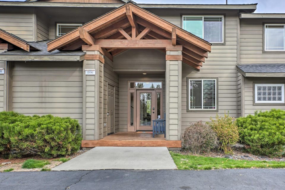 Charming Redmond Townhome w/ Resort Amenities House in Oregon