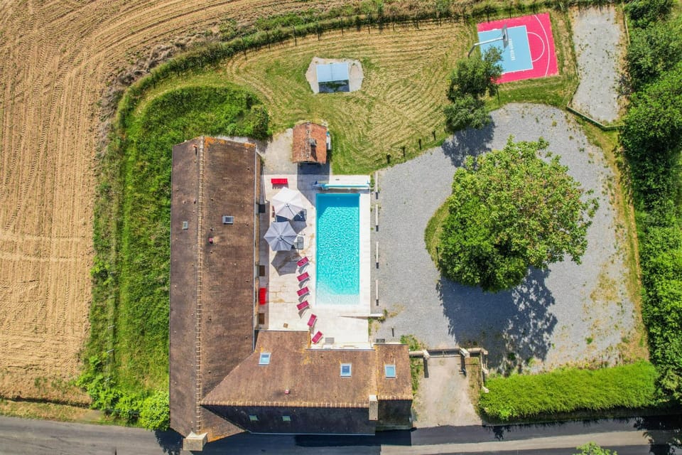 Crazy Villa Chateaubert 28 - Heated pool - Basket - 2h Paris - 30p Villa in Centre-Val de Loire