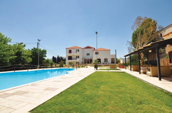 Facade/entrance, Garden, Swimming pool, Swimming pool