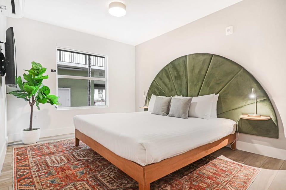 Roami at The Carmela Apartment in Miami Beach