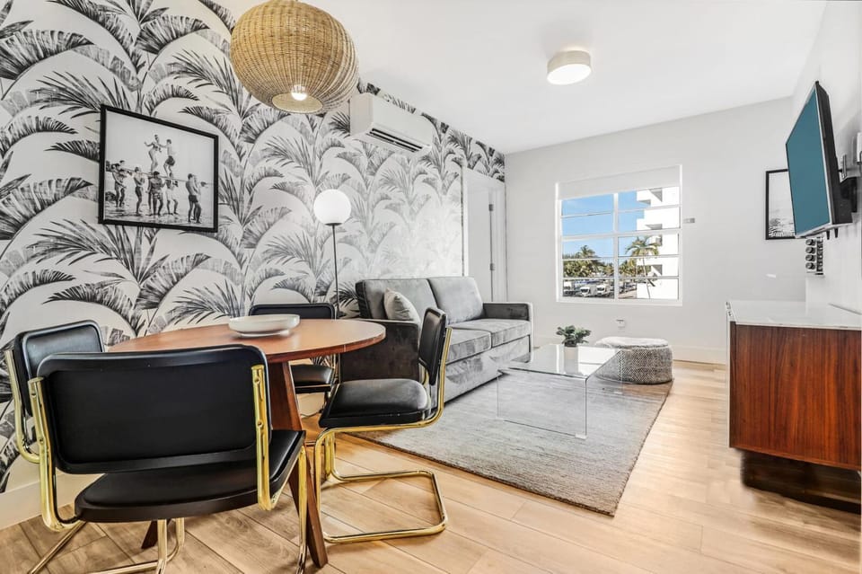 Roami at The Carmela Apartment in Miami Beach