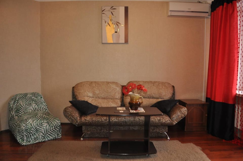 Living room, Seating area, air conditioner