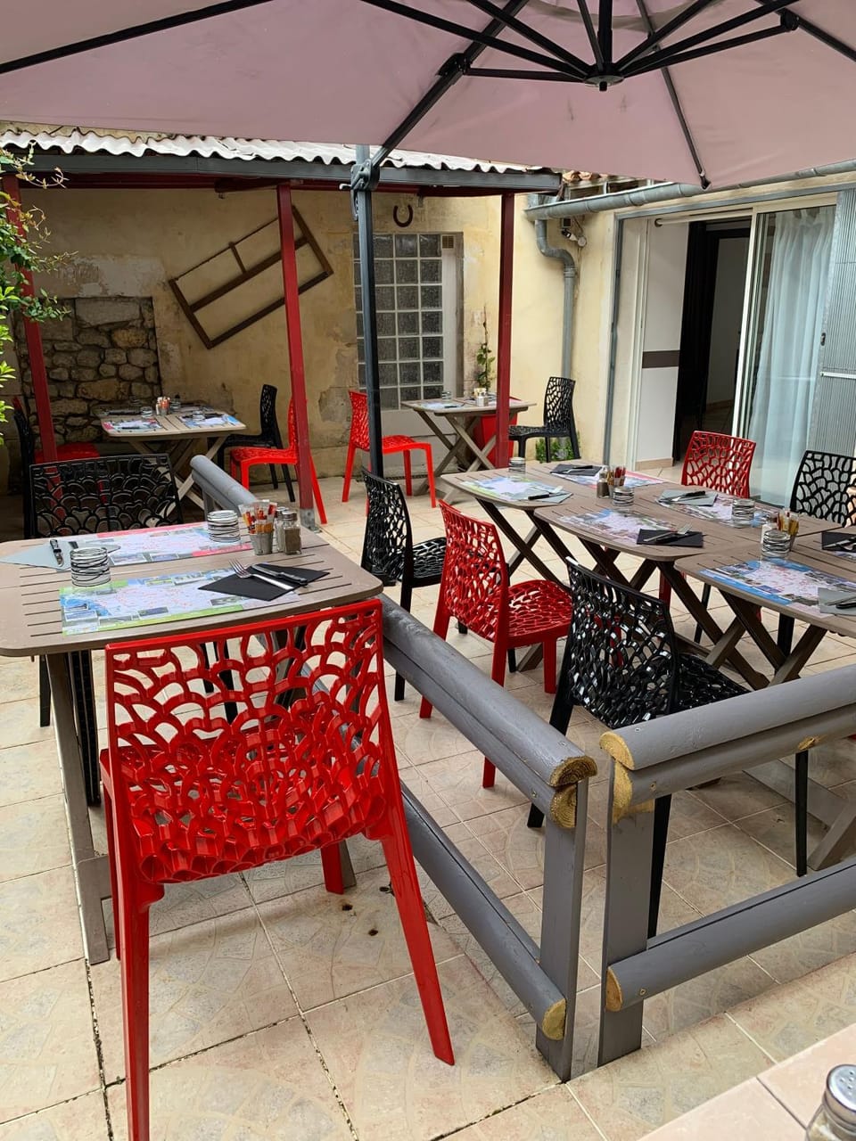 Patio, Restaurant/places to eat