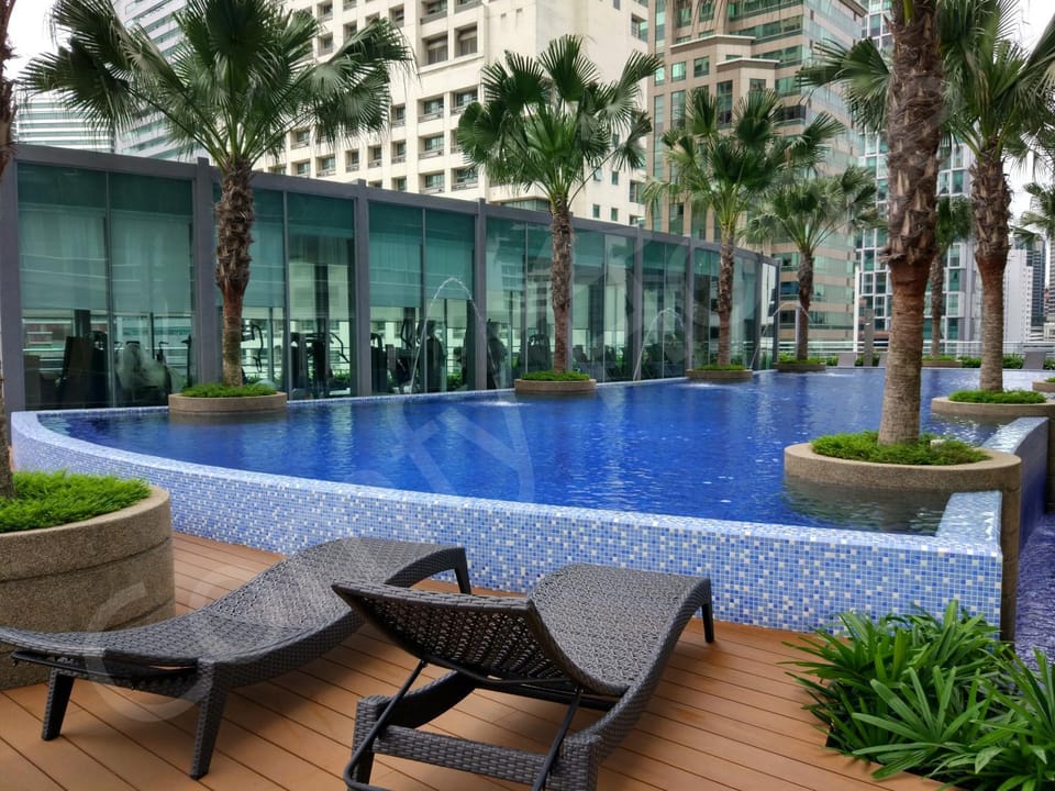 Property building, Day, Pool view, Swimming pool, Swimming pool, sunbed