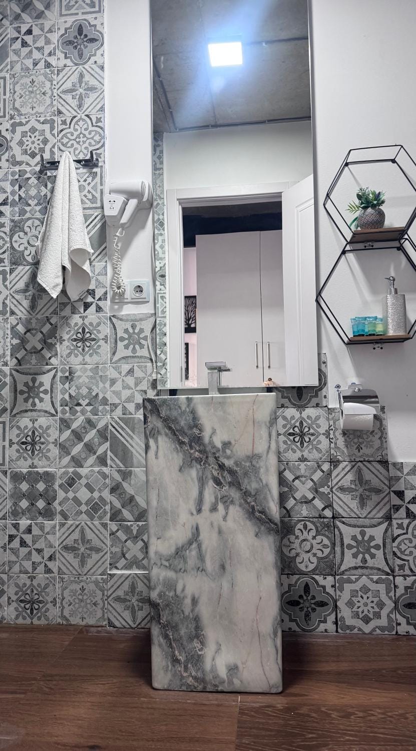 Bathroom, towels