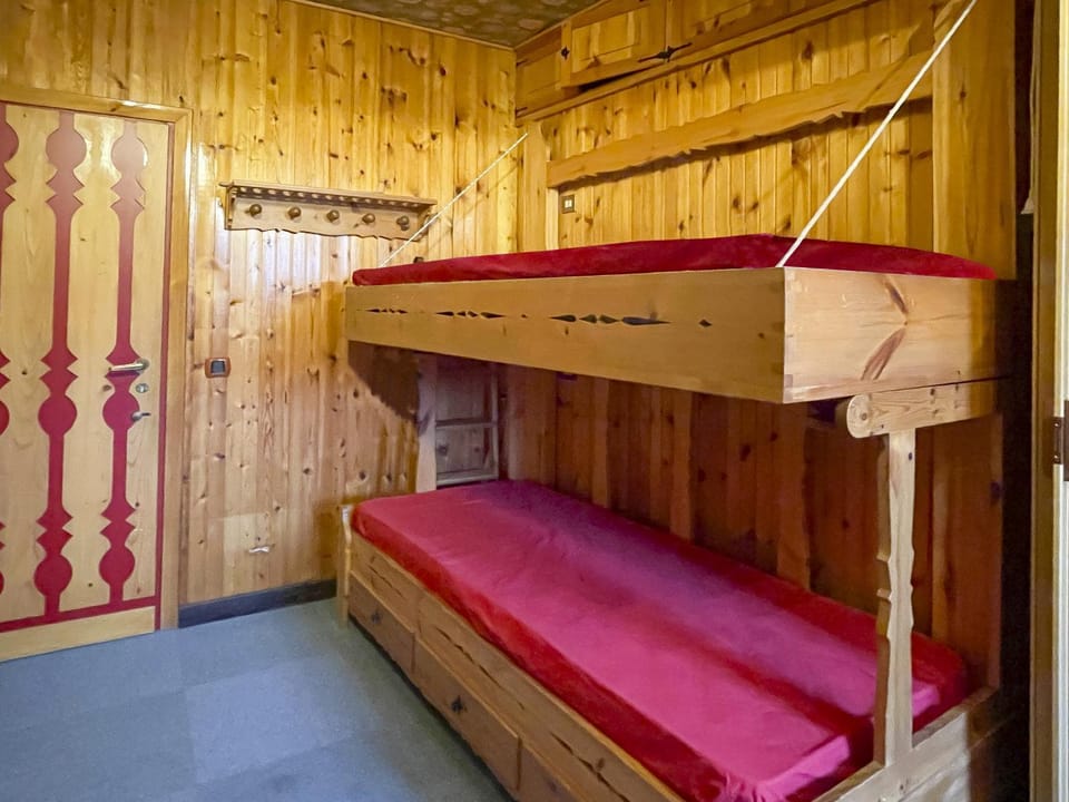 bunk bed