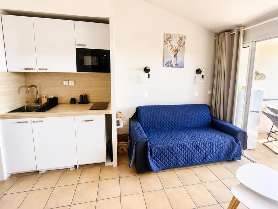 Appartement Rénové Vue Mer Climatisé Golfe de St Tropez Grimaud Les Restanques 4 personnes Apartment in Grimaud
