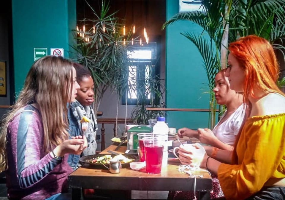 Restaurant/places to eat, People