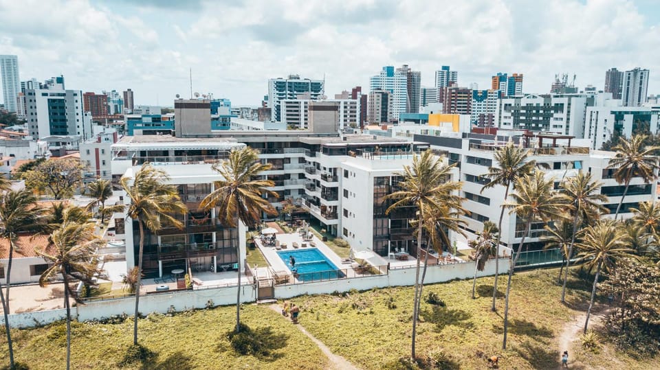Bird's eye view, Pool view