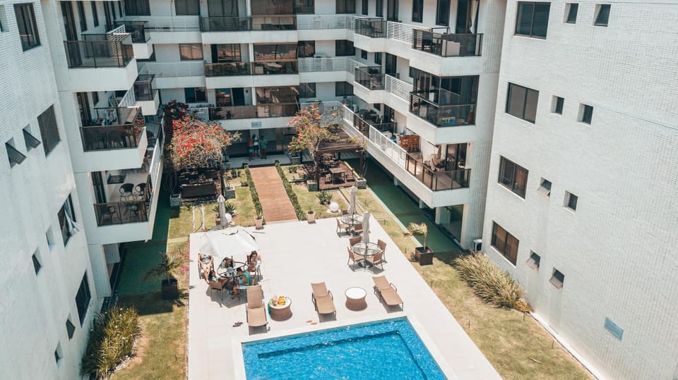 Bird's eye view, Pool view