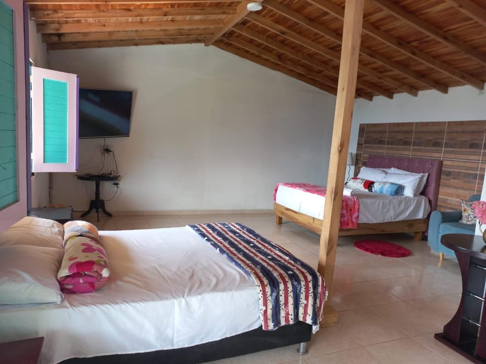 Cabaña Noche De Luna Campground/ 
RV Resort in Caldas, Colombia