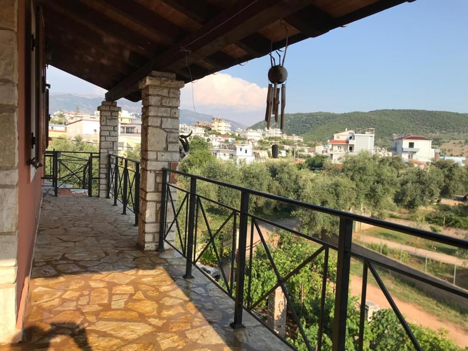 View (from property/room), Balcony/Terrace, Mountain view