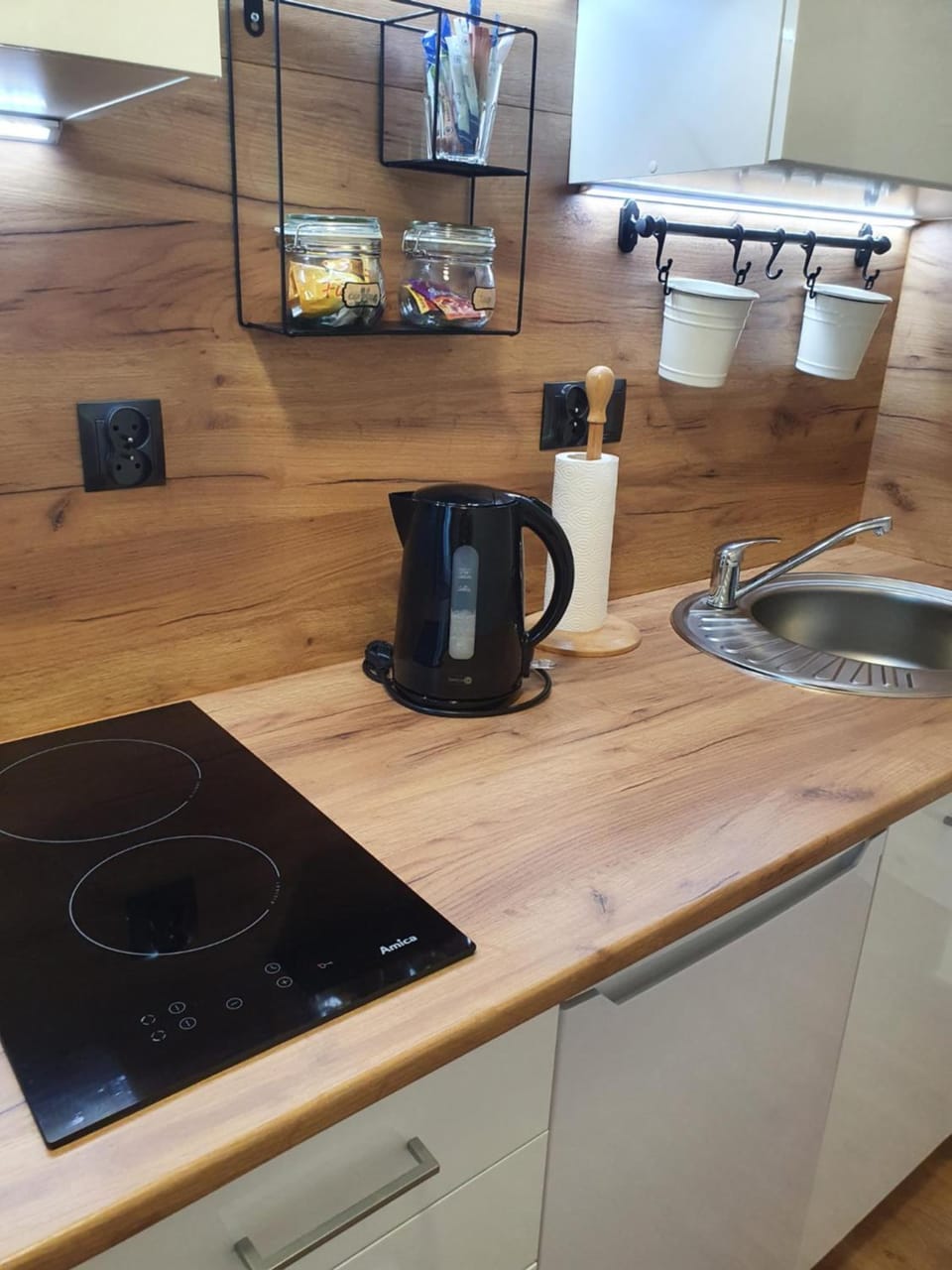 Coffee/tea facilities, kitchen