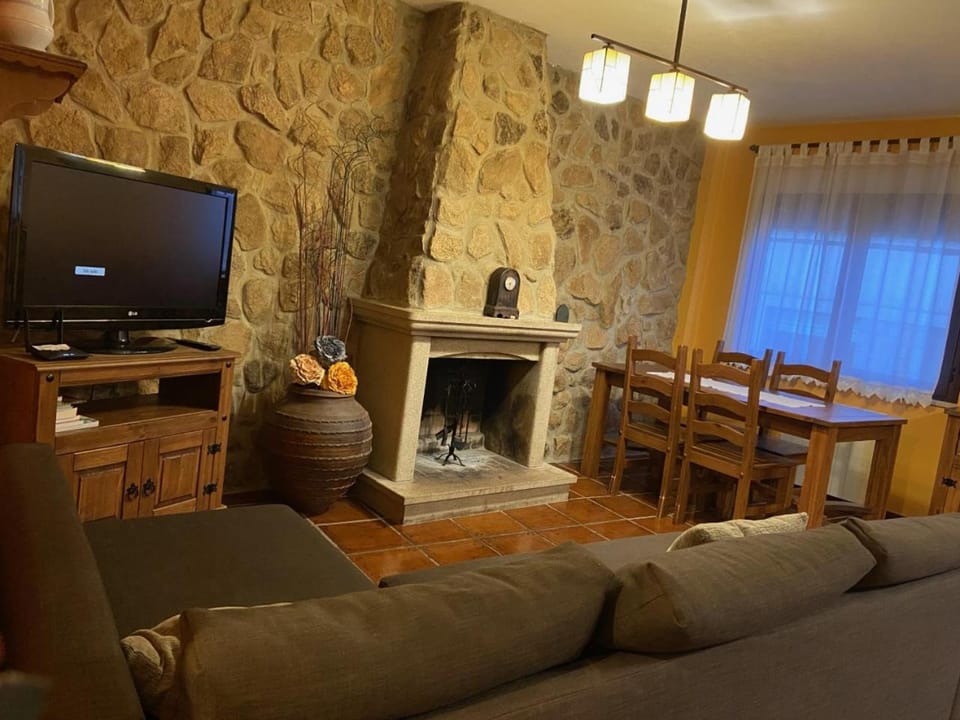 Communal lounge/ TV room, Living room, Dining area, flat iron