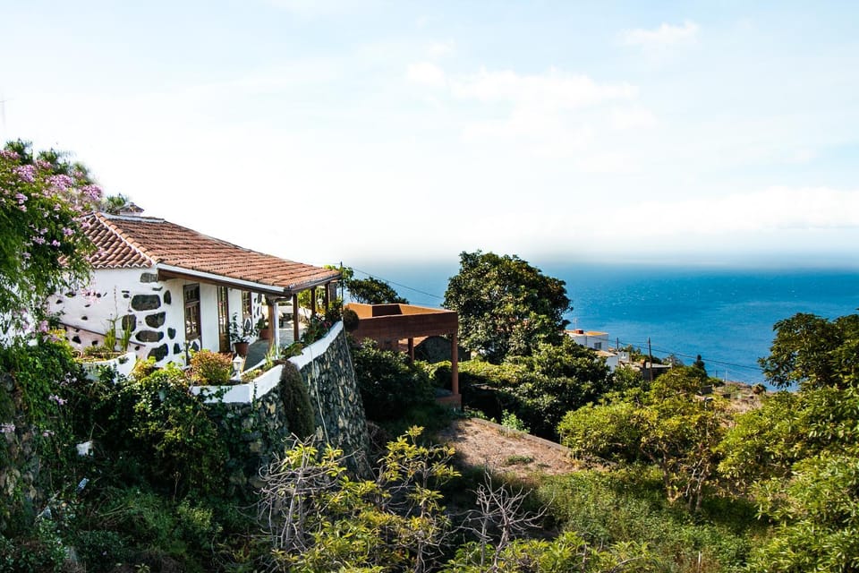 Facade/entrance, Bird's eye view, Garden view, Garden view, Landmark view, Mountain view, Mountain view, Sea view, Sea view