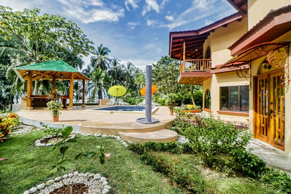 Casa de Somer House in Esterillos Este