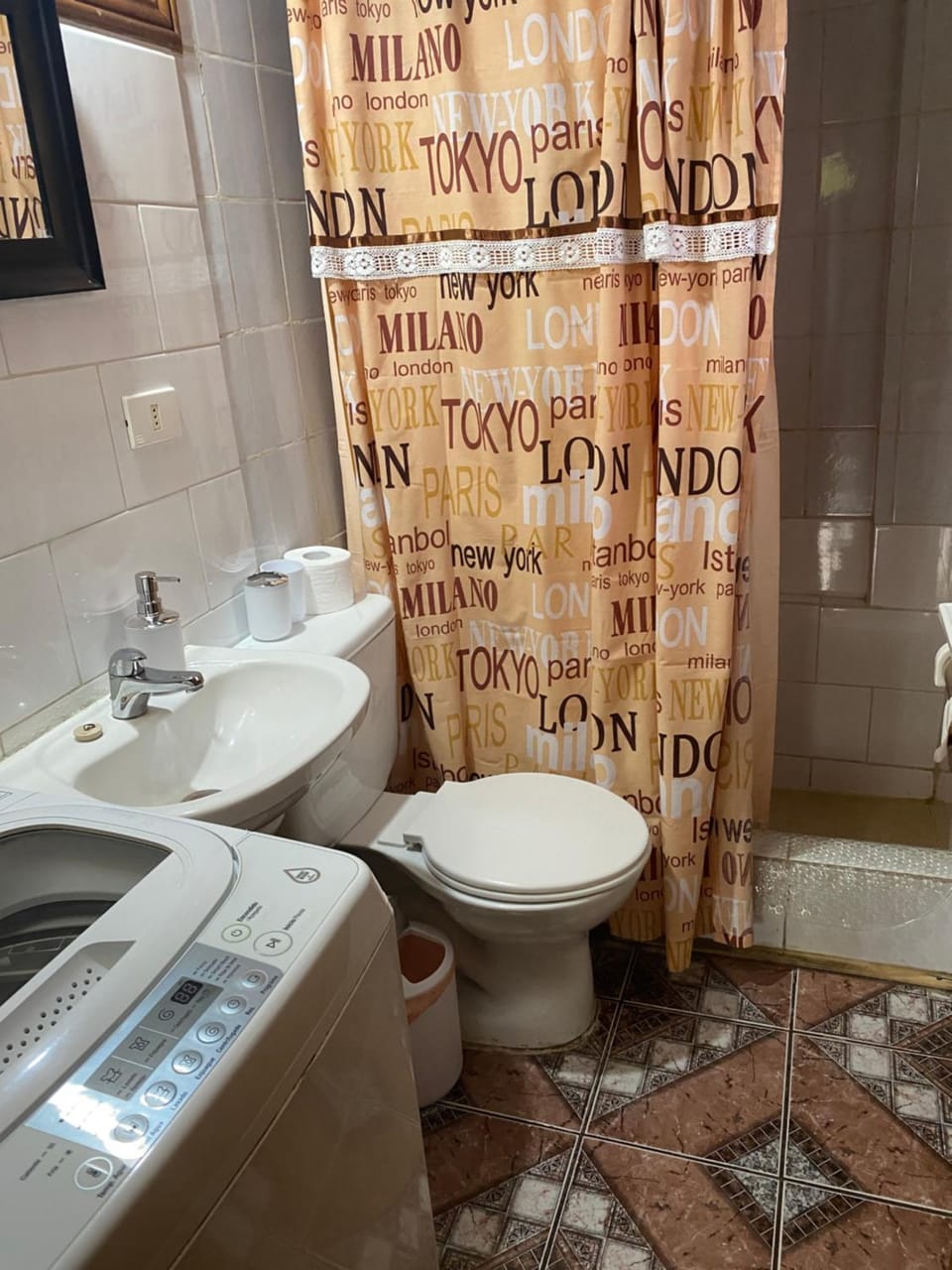 Shower, Bathroom, towels