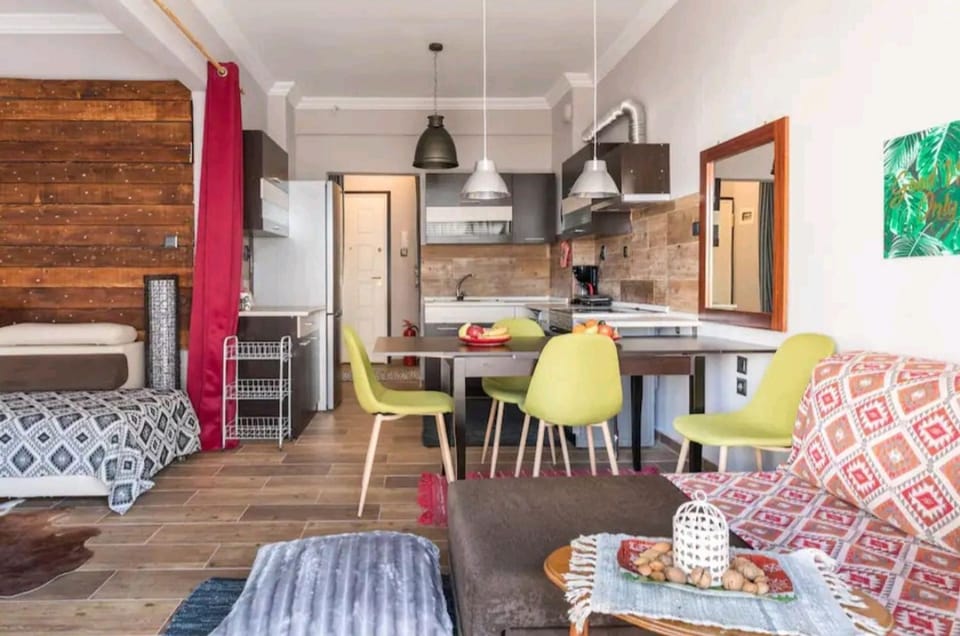 Kitchen or kitchenette, Living room, Dining area