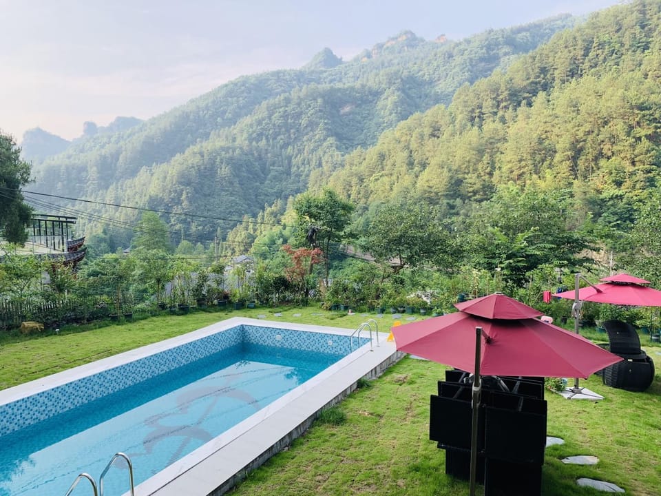 Swimming pool, Swimming pool