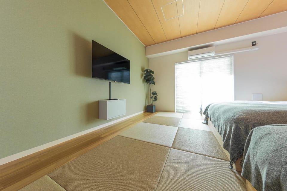 Bed, TV and multimedia