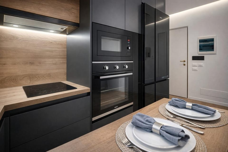Kitchen or kitchenette, Dining area, Dinner, microwave, stove, kitchen