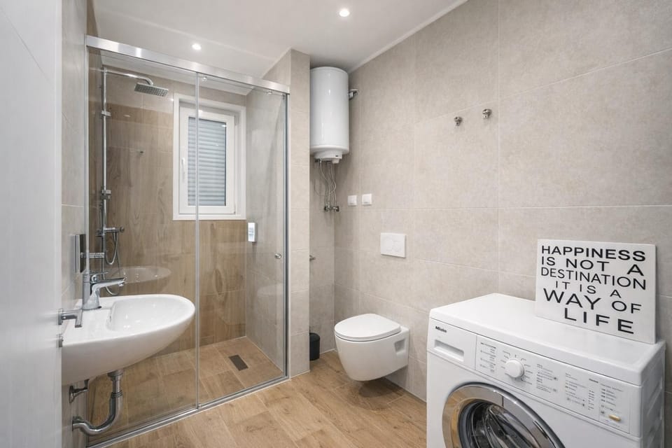 Shower, Toilet, Bathroom, washing machine