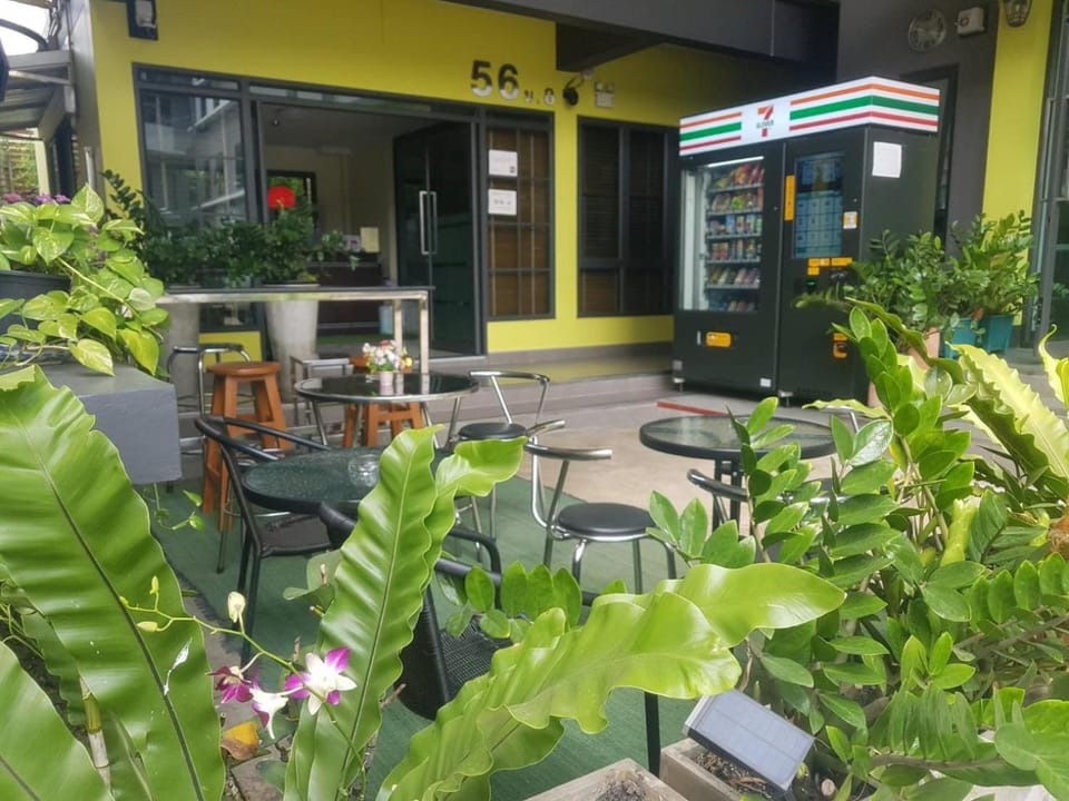 Patio, Seating area