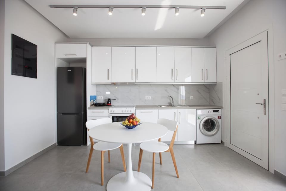 Kitchen or kitchenette, Dining area, Communal kitchen