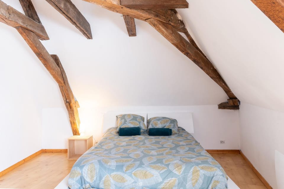Bed, Bedroom