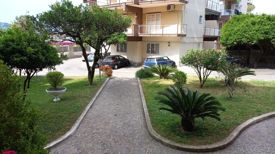 Domus Zagare - WI-FI Apartment in Campania