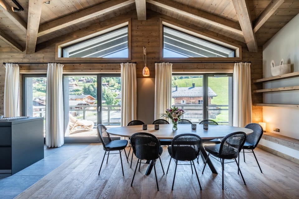 Balcony/Terrace, Dining area, Mountain view