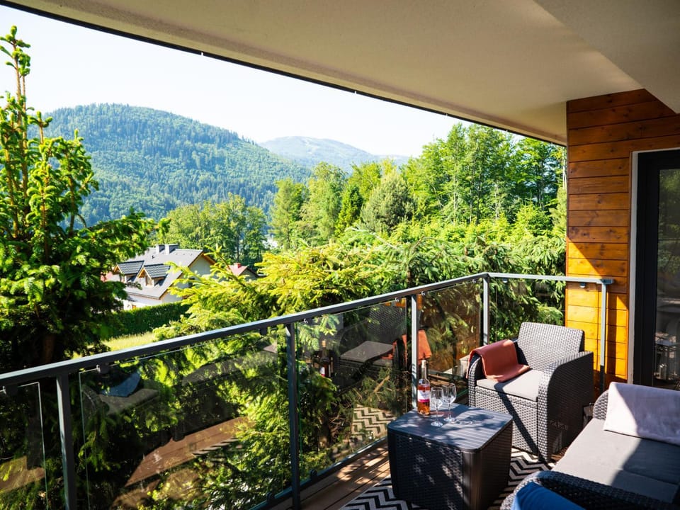 View (from property/room), Balcony/Terrace, Balcony/Terrace, Seating area, Mountain view