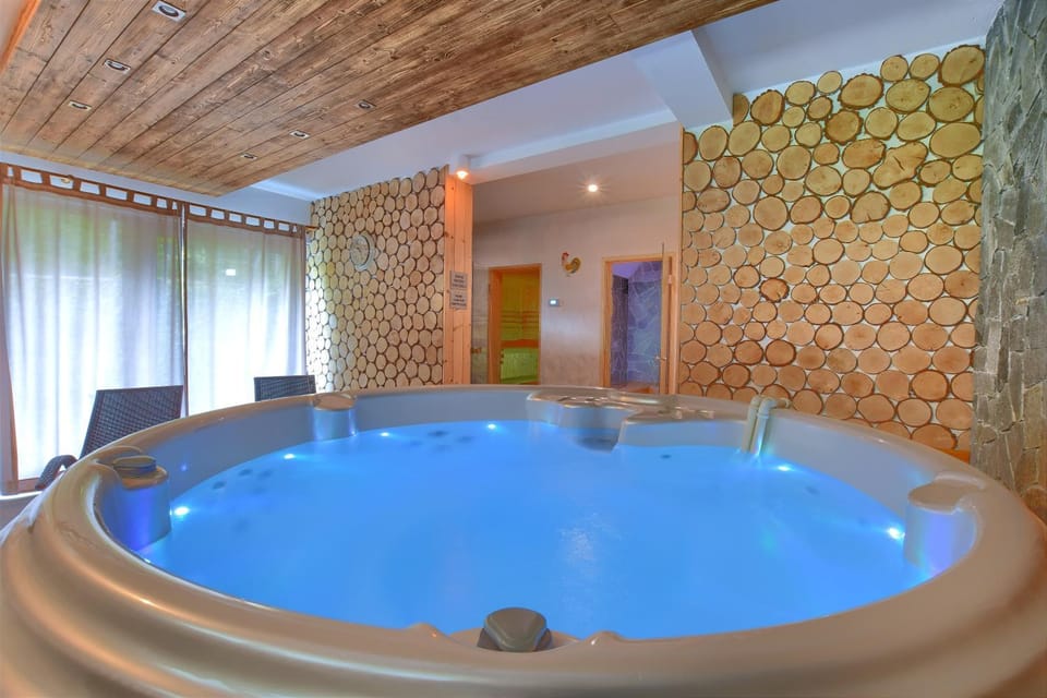 Hot Tub, Sauna, Spa and wellness centre/facilities