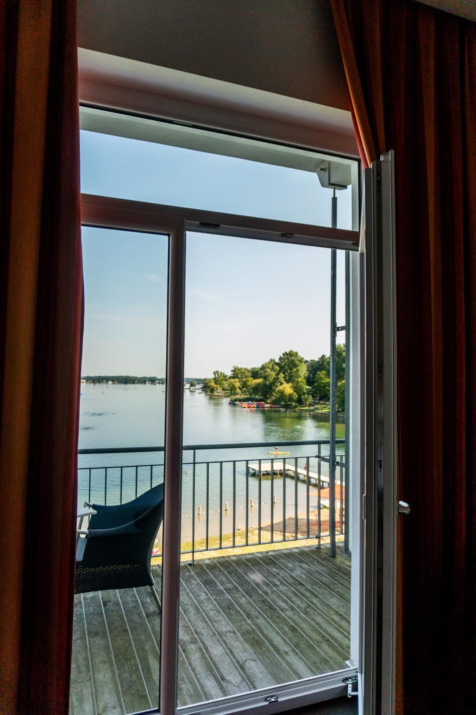 View (from property/room), Balcony/Terrace, Lake view