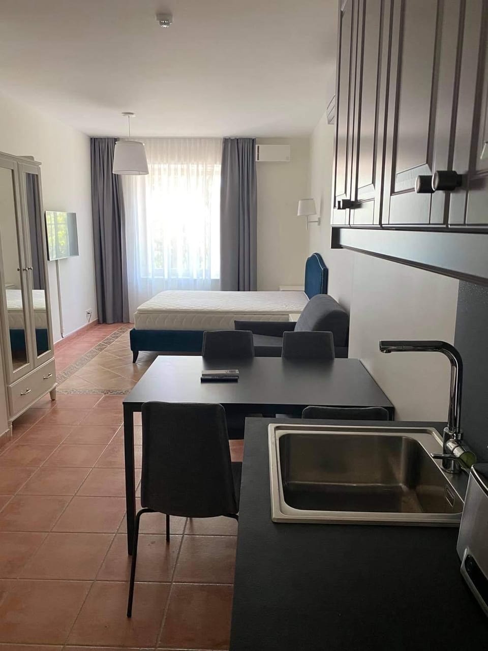 Kitchen or kitchenette, Seating area, Dining area