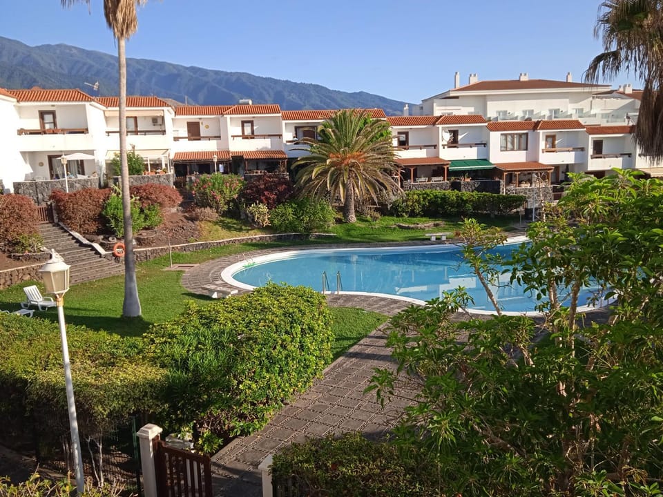 Natural landscape, Garden, Garden view, Mountain view, Pool view, Swimming pool