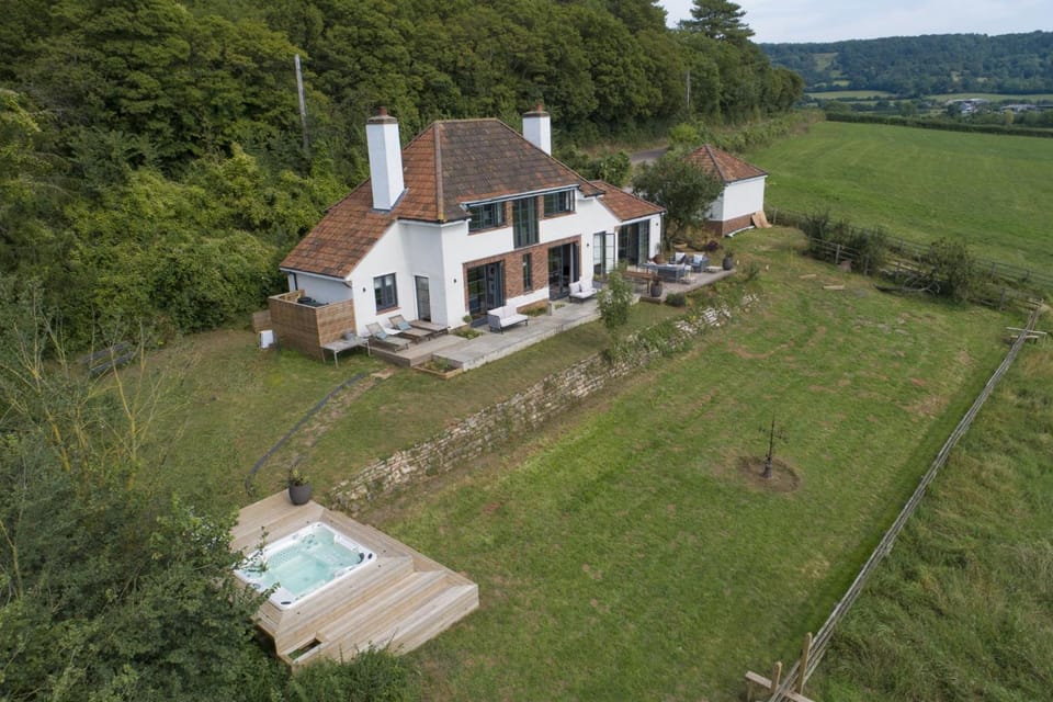 Property building, Natural landscape, Bird's eye view, Garden, Garden view, sunbed