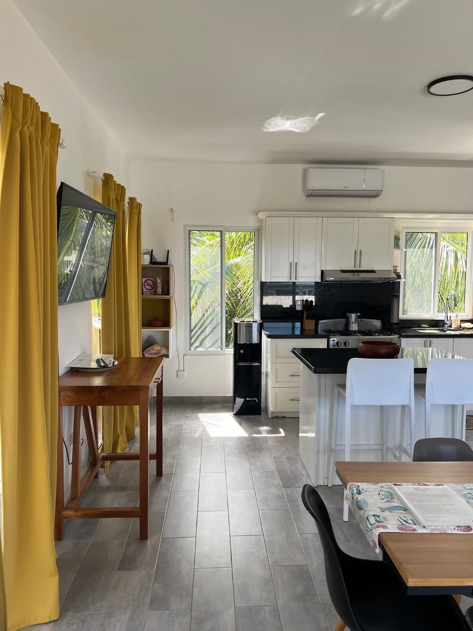 Kitchen or kitchenette, Living room, Dining area