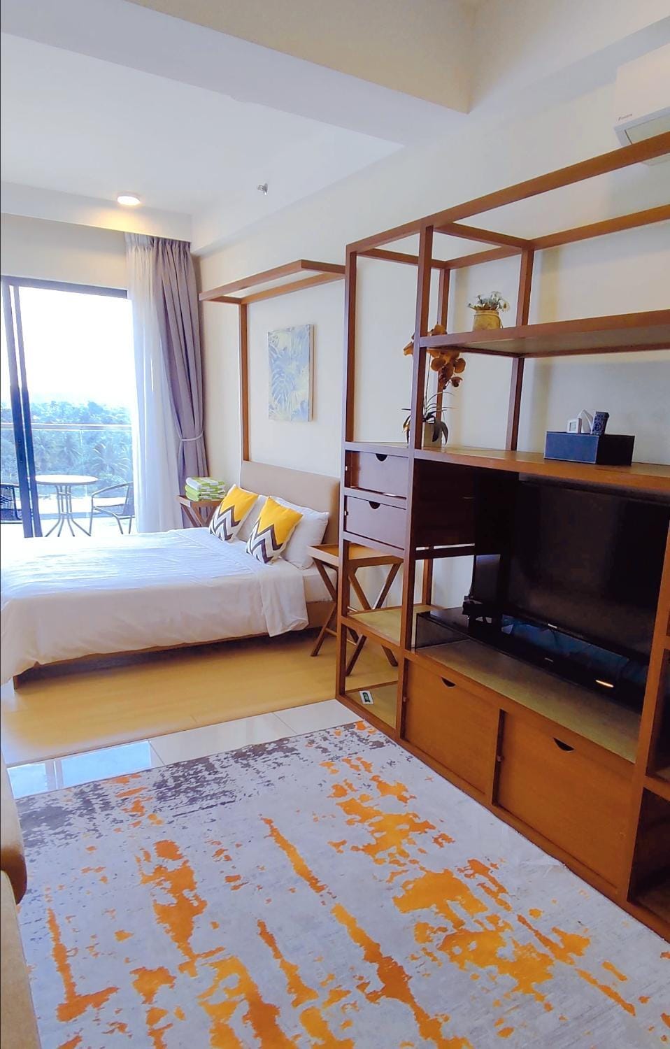 Photo of the whole room
