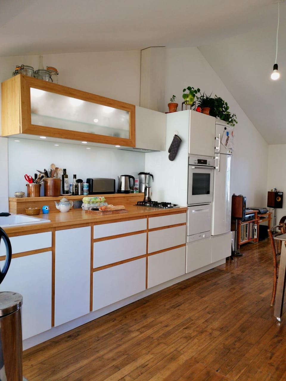 Property building, Kitchen or kitchenette, Communal kitchen, stove, kitchen