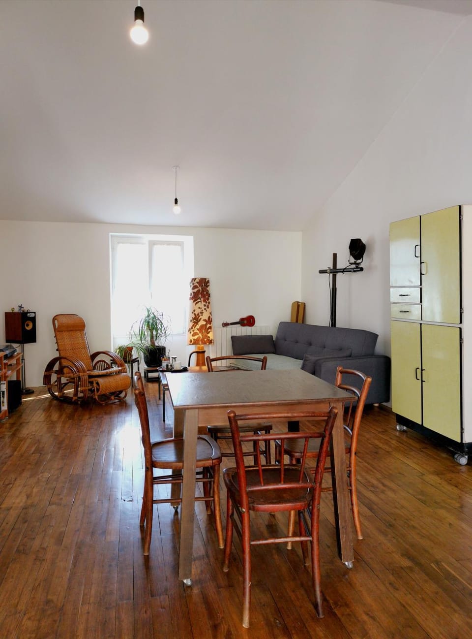 View (from property/room), Living room, Seating area, Dining area, City view, Garden view, Landmark view, Street view, Quiet street view, Inner courtyard view